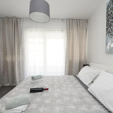 Teodora Apartment *
